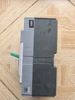 100amps Suntree 1000v Dc McCb Circuit Breaker (Sm8-250hpv/2)