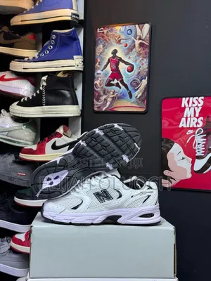 White Black New Balance 530