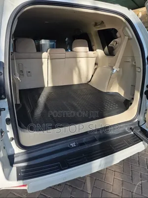 Suv Car Fitted With Universal Customizable Size Cargo Trunk Boot Mat