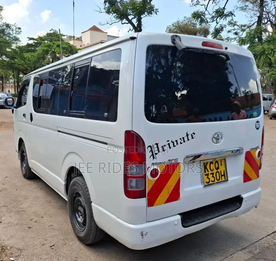 Toyota HiAce 2011 White