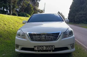 Toyota Crown 2011 White