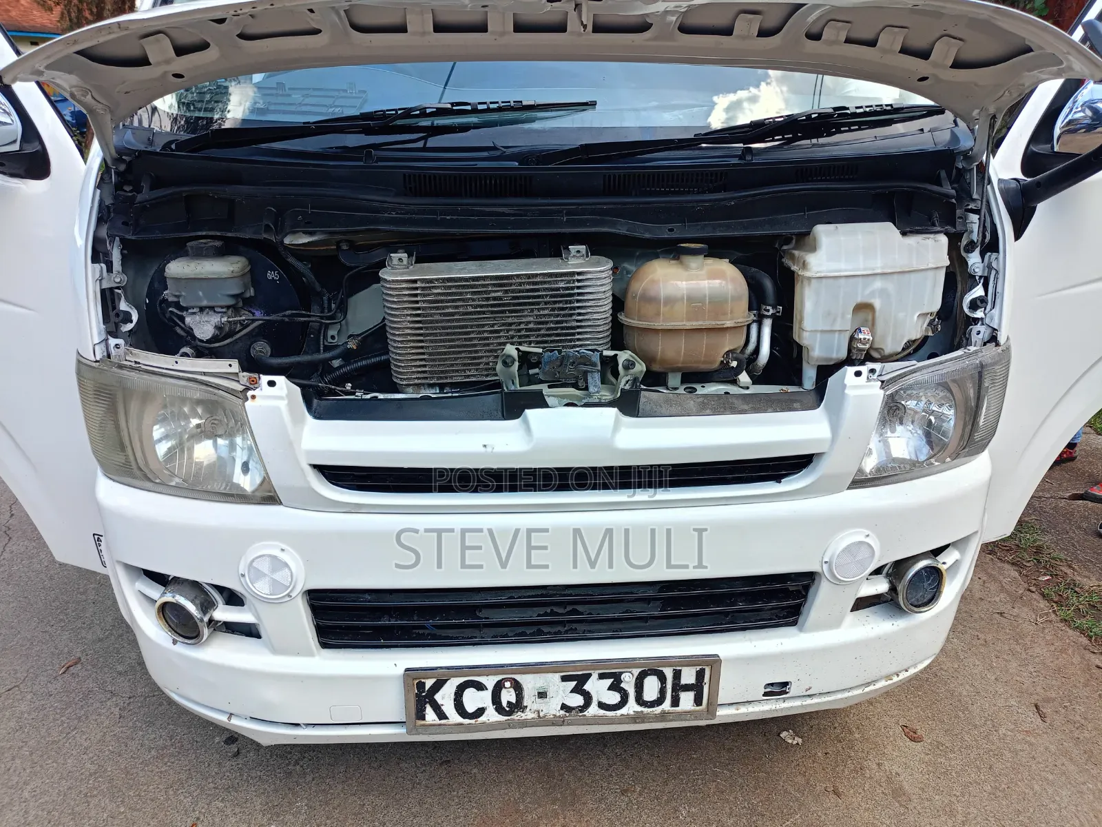 Toyota HiAce 2012 White