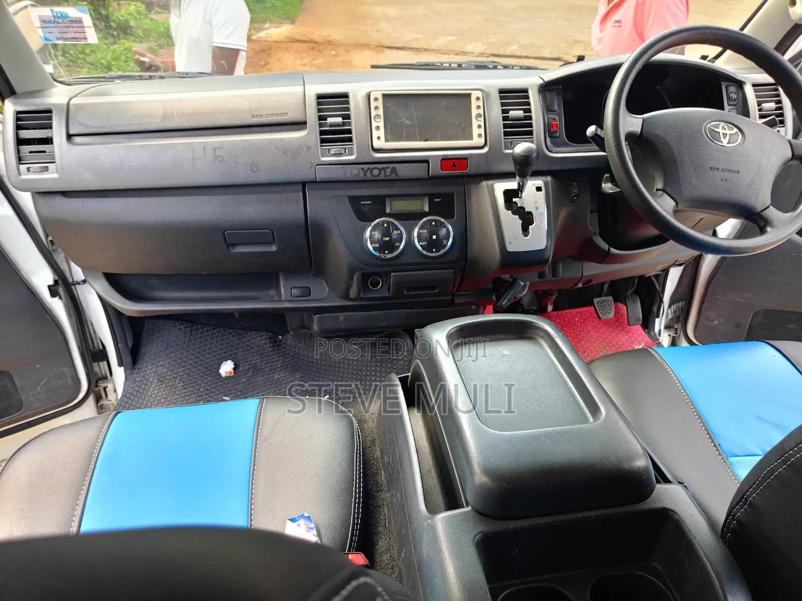 Toyota HiAce 2012 White