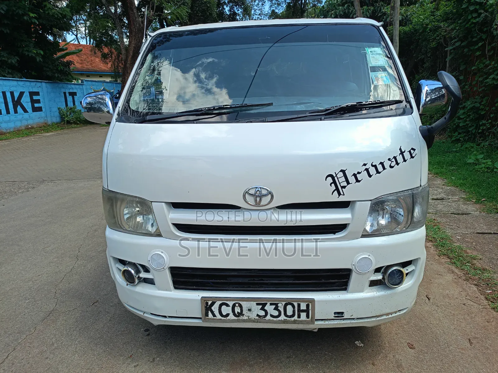 Toyota HiAce 2012 White
