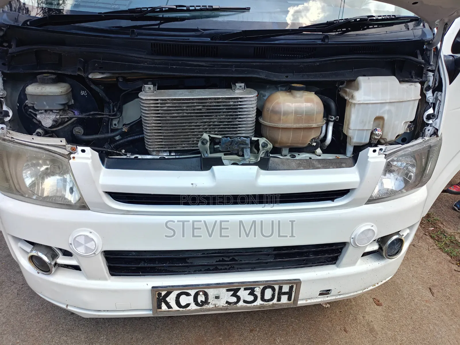 Toyota HiAce 2012 White