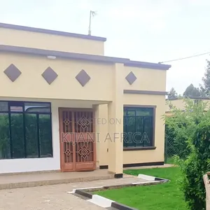 3bdrm Bungalow in Kenyatta Road / Theta  for sale