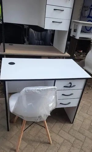Space Saving Office Desk Setup