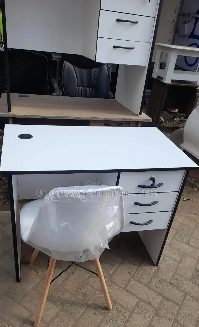 Space Saving Office Desk Setup