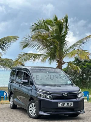 Toyota Voxy 2017 Black