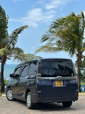 Toyota Voxy 2017 Black