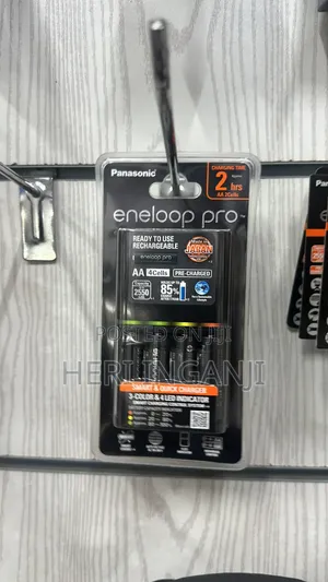 Panasonic Eneloop Pro 4 X Aa 2500mah Batteries With Charger