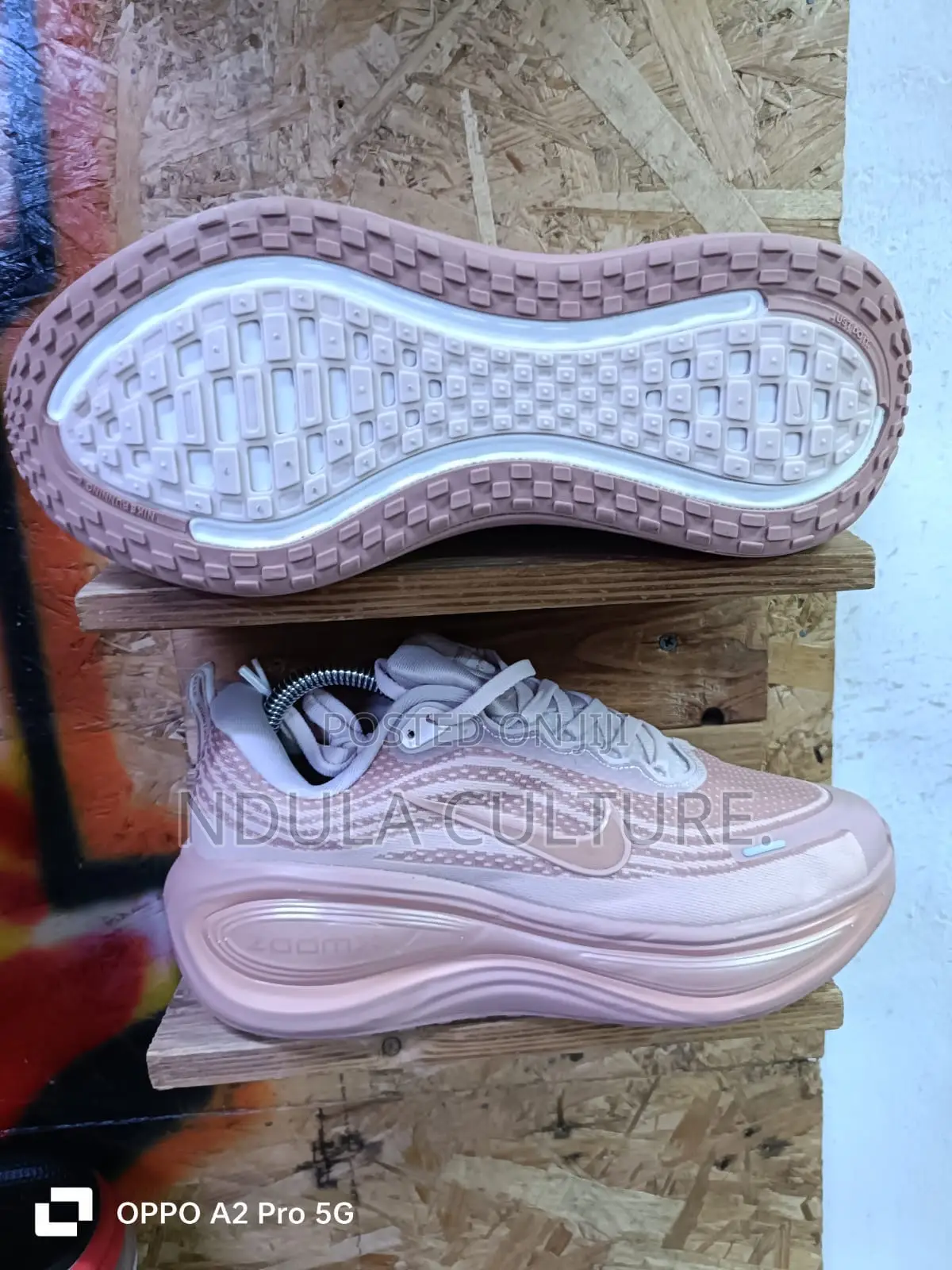 Nike Zoom Vomero Plus Runner