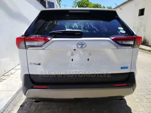 Toyota RAV4 Limited AWD 2019 White