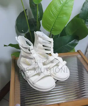 Girls White Gladiator-Style Roman Sandals Size 31-35