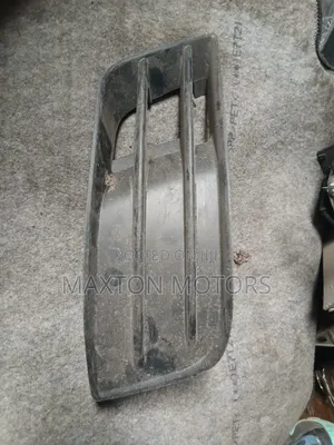 Toyota Isis 2007 Foglight Cover