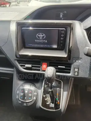 Toyota Voxy 2019 Silver