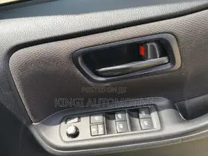 Toyota Voxy 2019 Silver