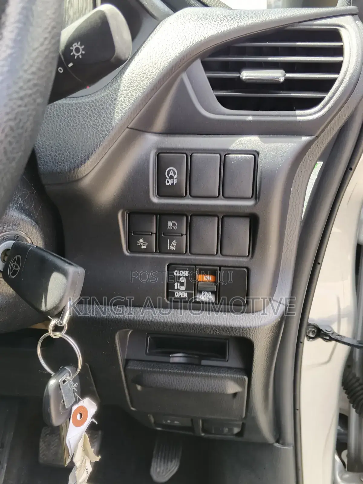 Toyota Voxy 2019 Silver