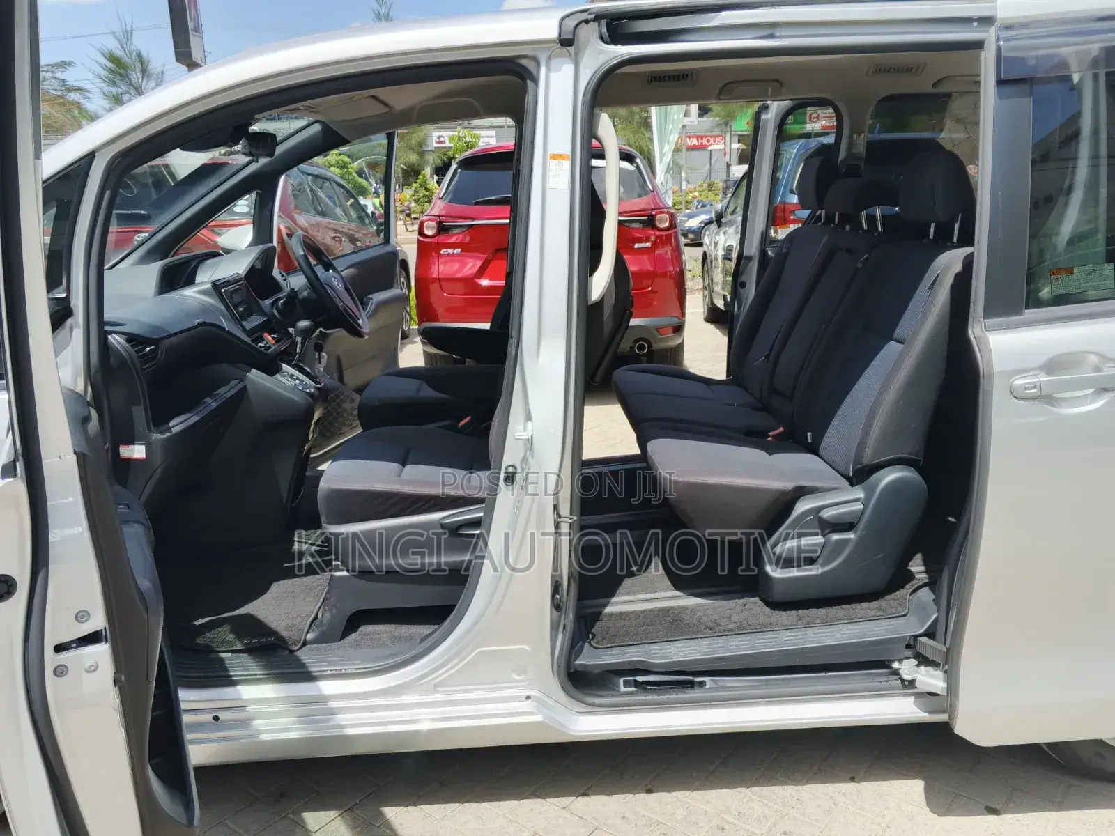 Toyota Voxy 2019 Silver
