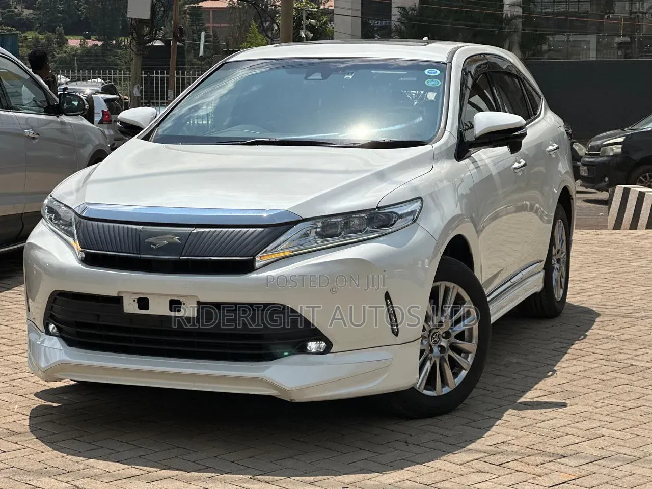 Toyota Harrier 2.0 2018 White