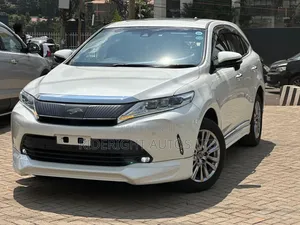 Toyota Harrier 2.0 2018 White