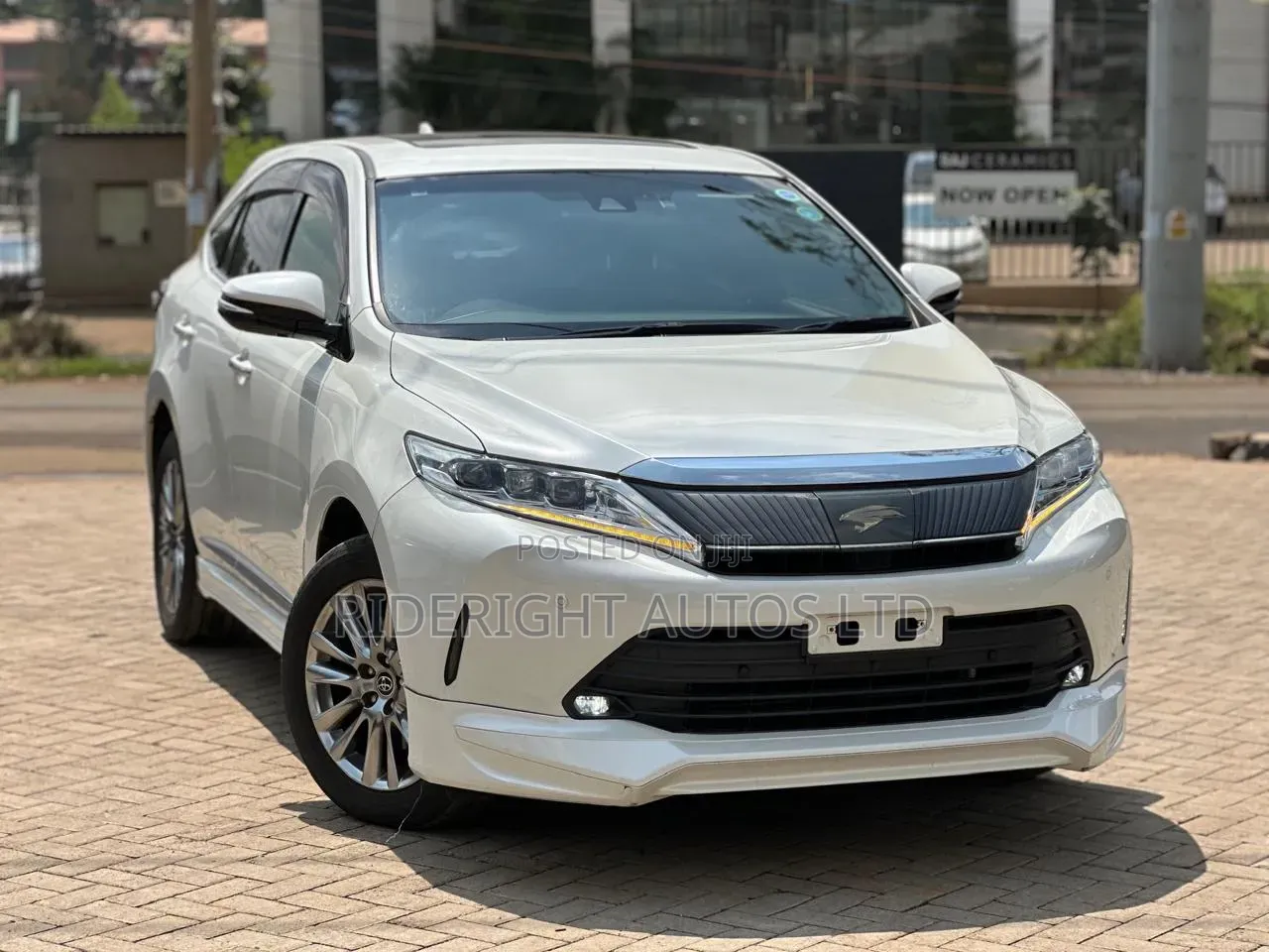 Toyota Harrier 2.0 2018 White