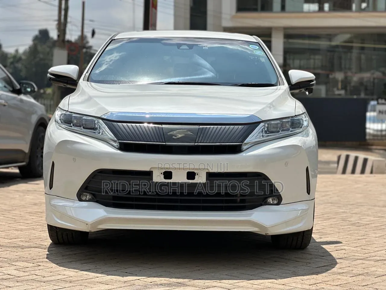 Toyota Harrier 2.0 2018 White