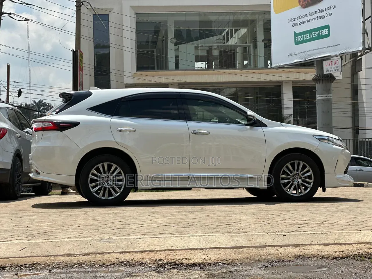 Toyota Harrier 2.0 2018 White