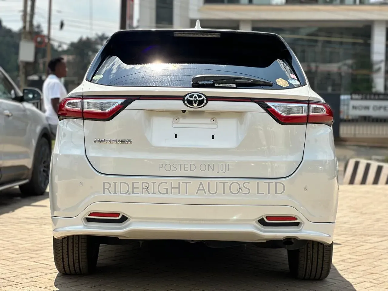 Toyota Harrier 2.0 2018 White