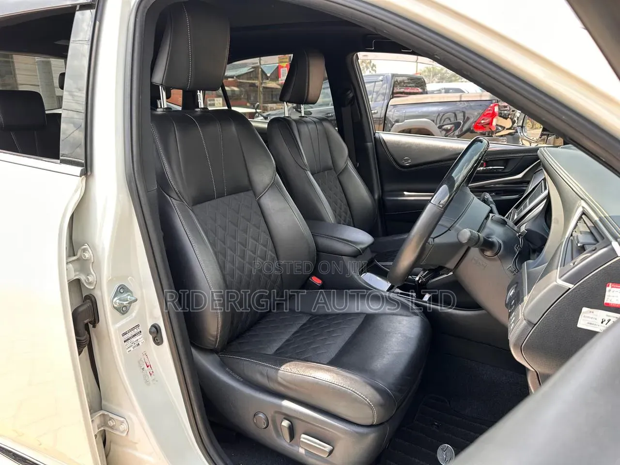 Toyota Harrier 2.0 2018 White