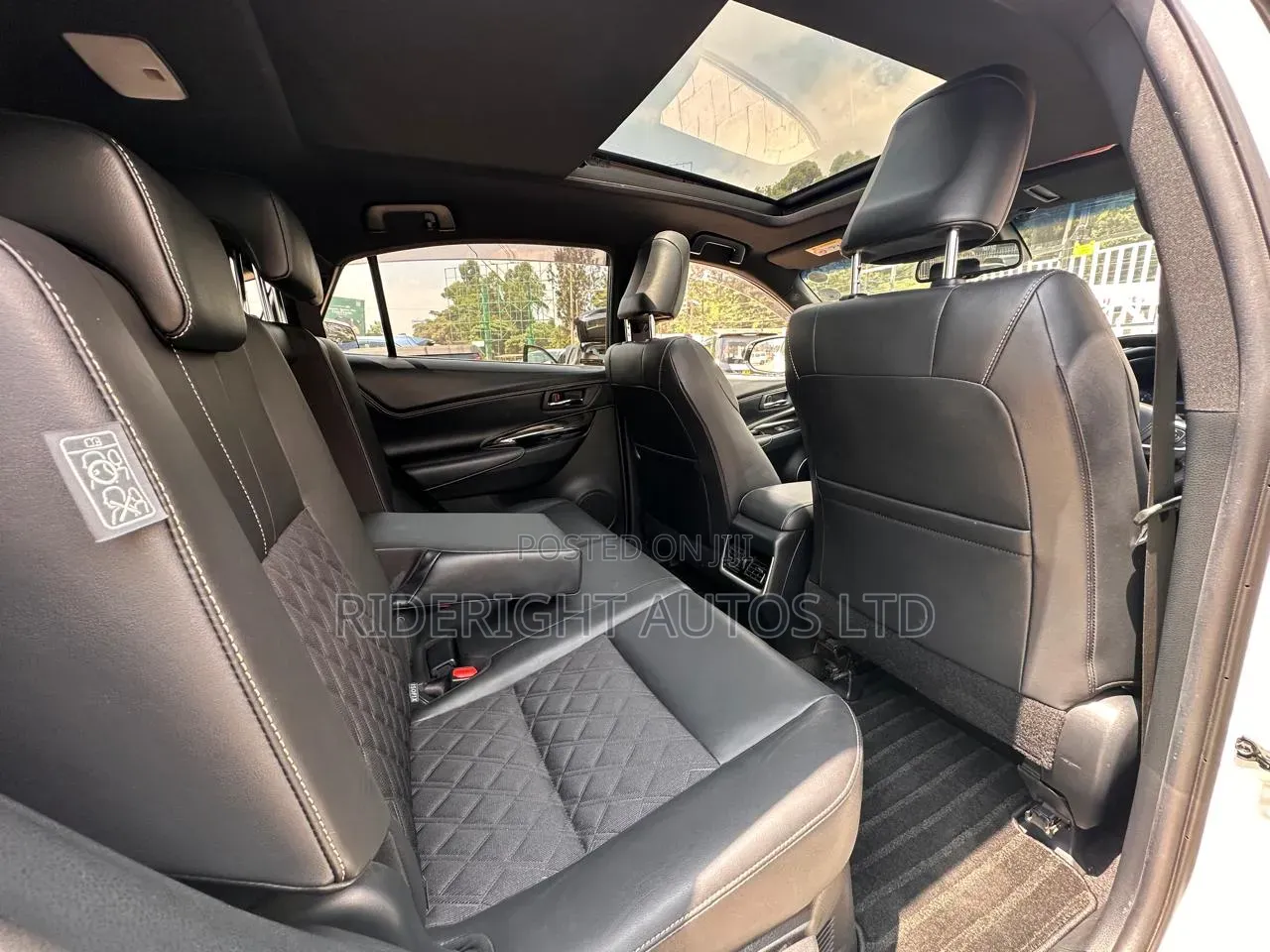 Toyota Harrier 2.0 2018 White