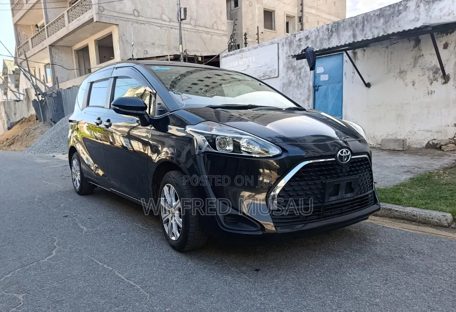Toyota Sienta 2020 Silver