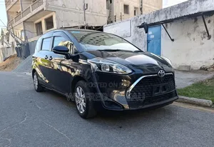 Toyota Sienta 2020 Silver