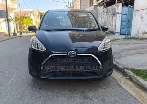 Toyota Sienta 2020 Silver
