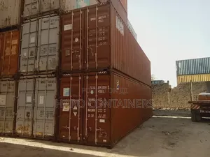 Empty Sipping Line Containers