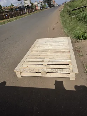 Natural Wood Pallets Bed