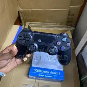 Wireless Ps4 Double Vibration Controller With Comfortable Grip