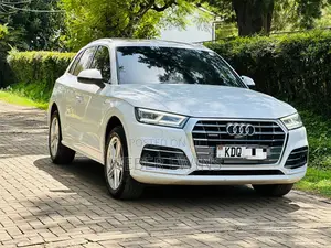 Audi Q5 2.0T Premium AWD quattro 2018 White