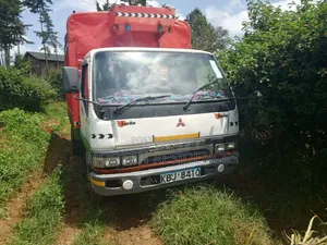 Mitsubishi Canter 2002 White