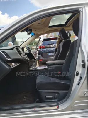 Toyota Crown 2018 Silver