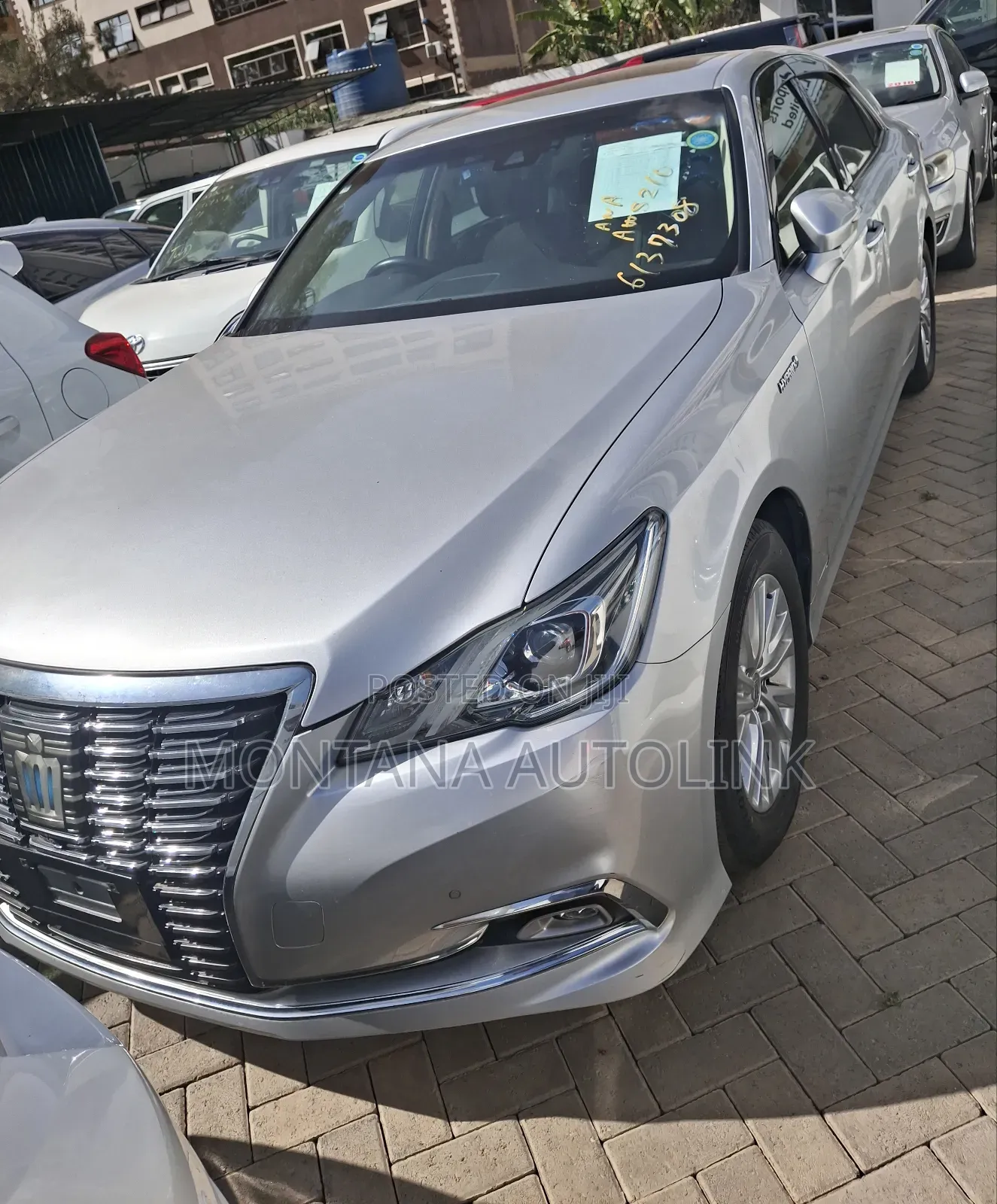 Toyota Crown 2018 Silver
