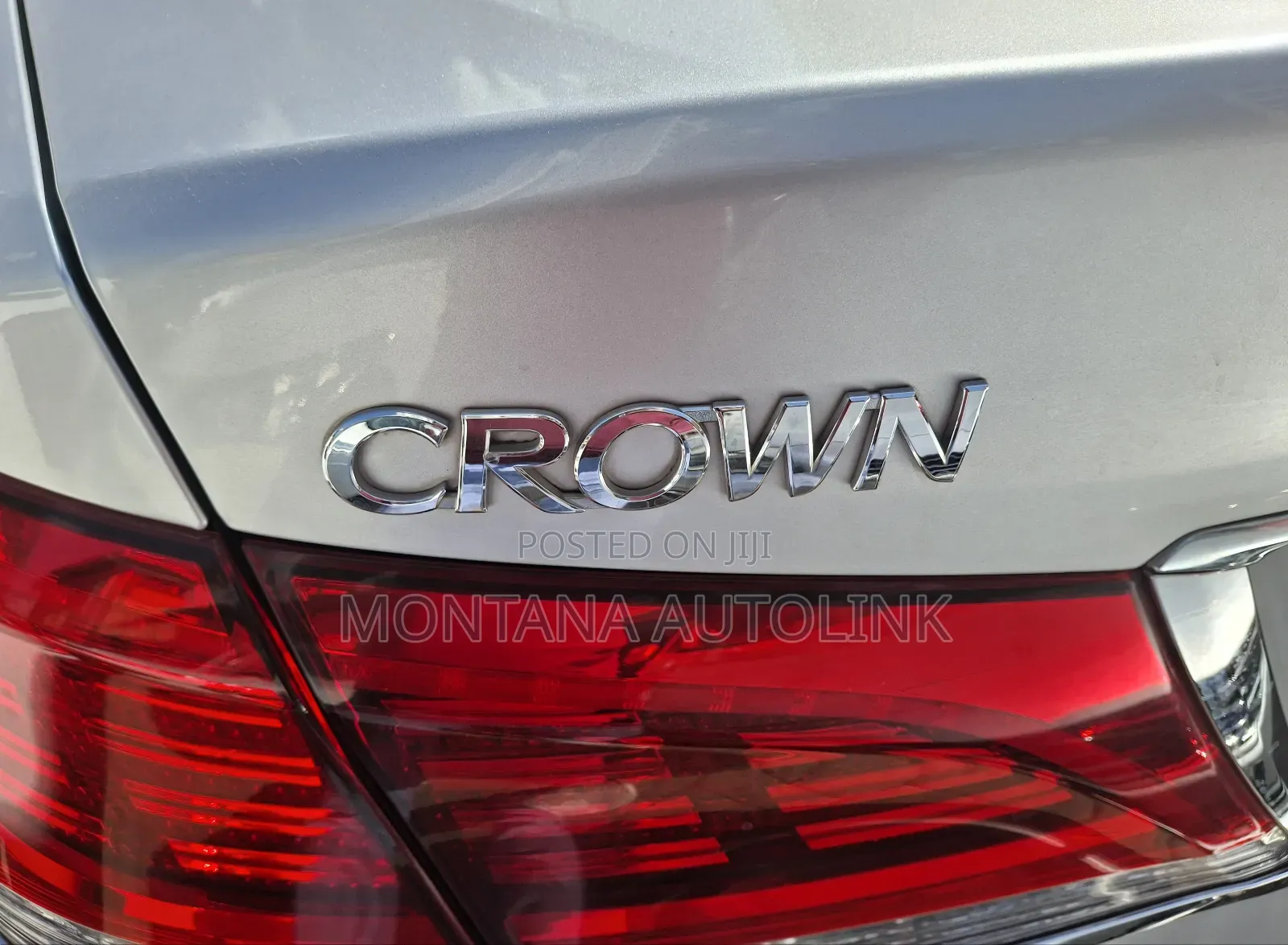 Toyota Crown 2018 Silver