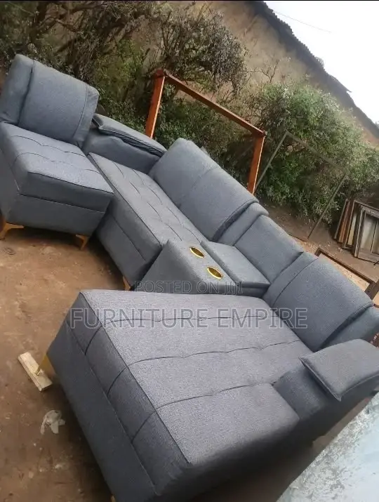 Modern Gray Sectional Sofa With Chaise Cup Holders
Description