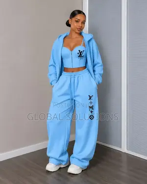 Fancy 3-Piece Light Blue Fleece Sweatset