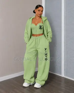 Fancy 3-Piece Light Blue Fleece Sweatset