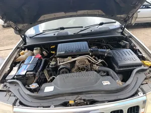 Jeep Grand Cherokee Laredo 4.7 4x4 2003 Silver