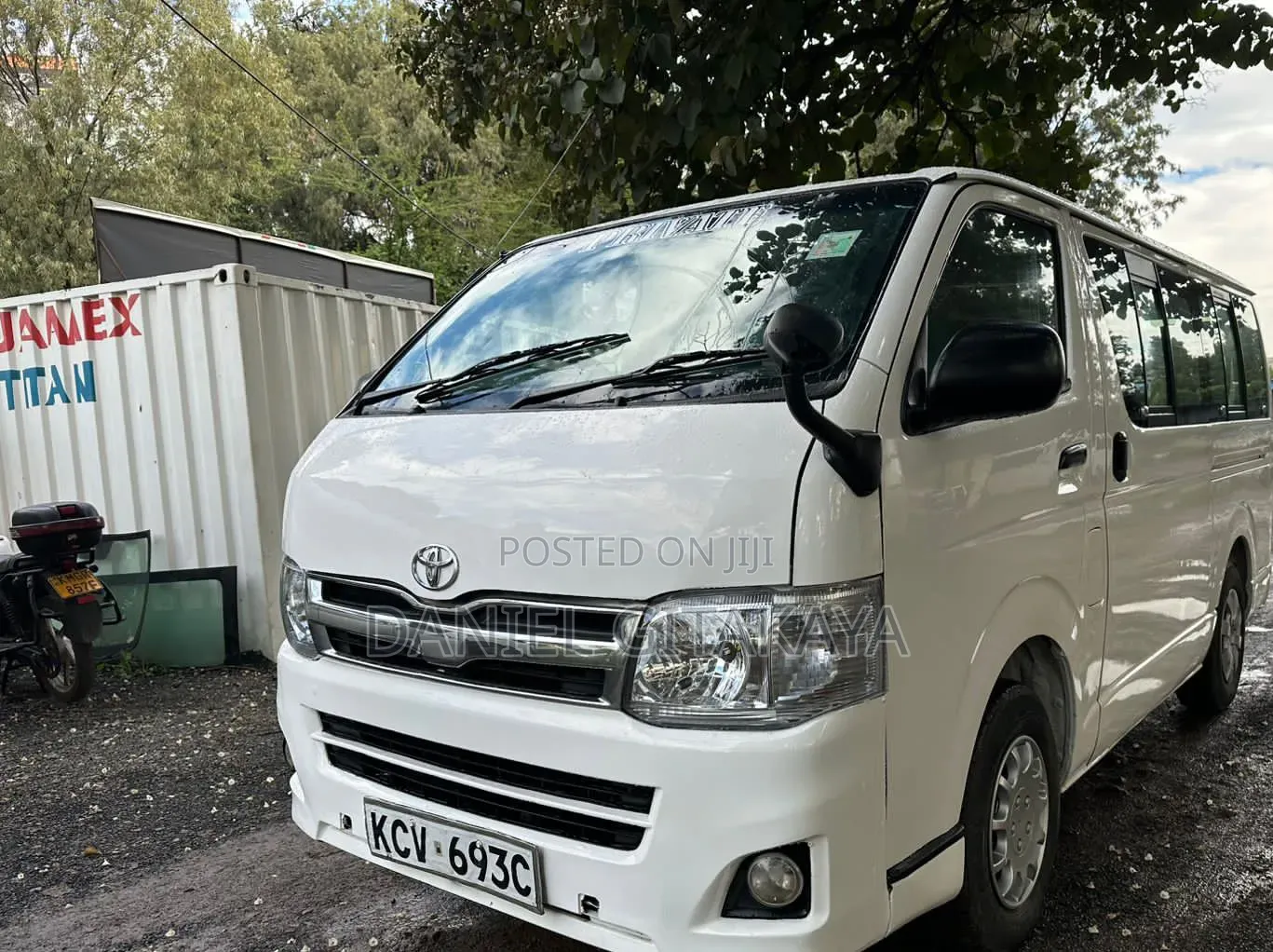 Toyota HiAce 2013 White