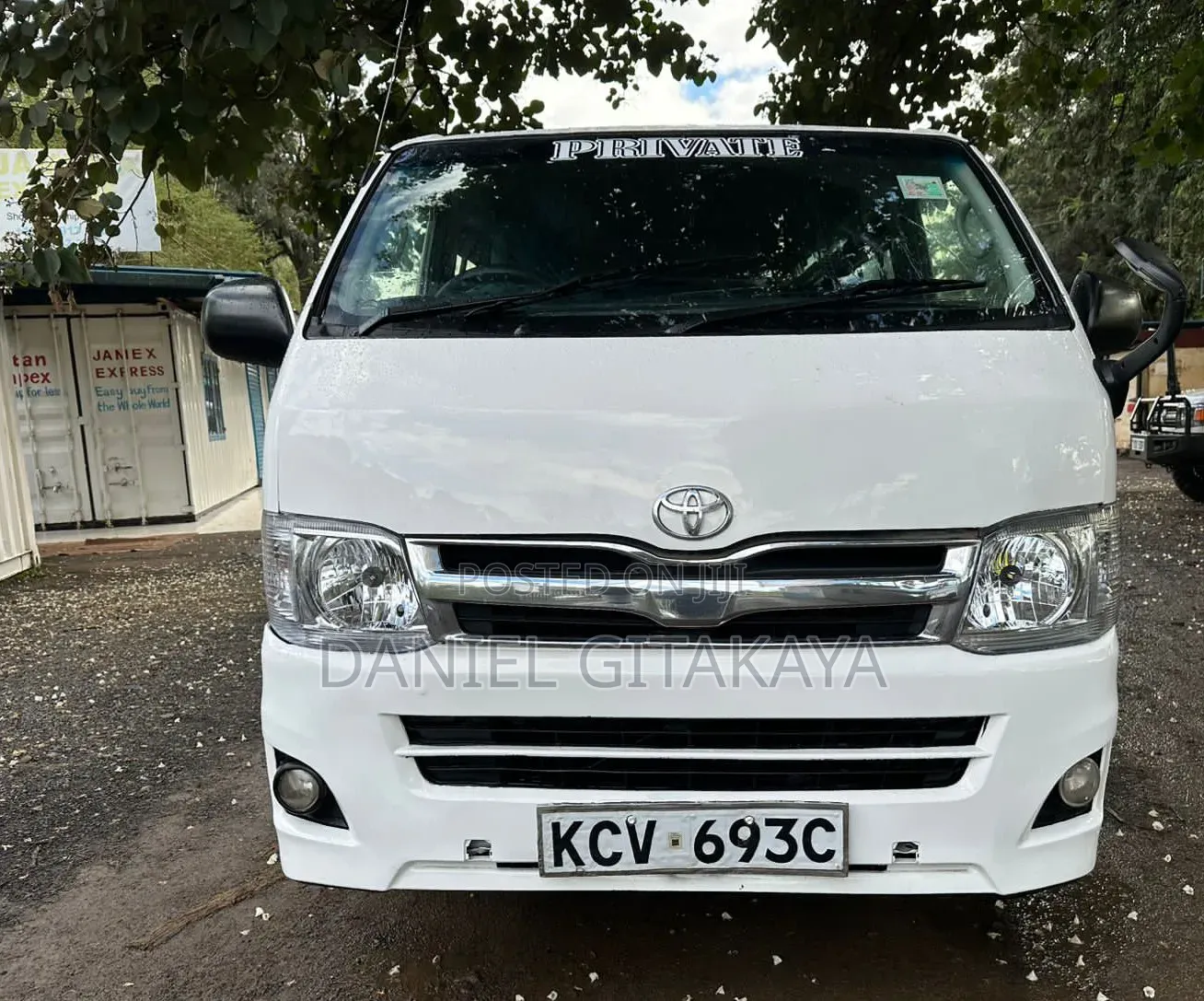 Toyota HiAce 2013 White