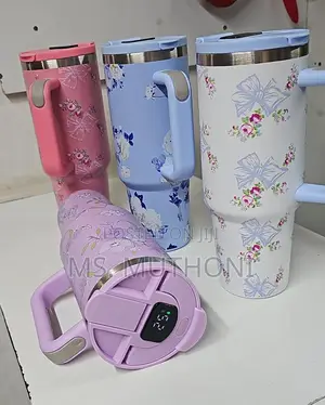 Temperature Display Floral-Patterned Tumblers Inspired by Stanley