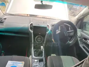 Isuzu D-MAX 2017 Gray
